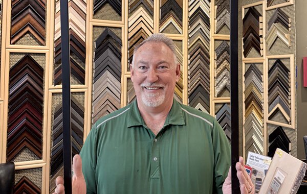 Larry in frameTHM Where Retail Is Growing | Niche Success Story How-to — May 13 Issue