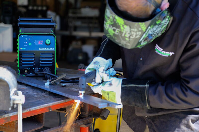 ForneyFlex30Action36 2889415829 66e999f72974e Forney Flex 30™ Plasma ST