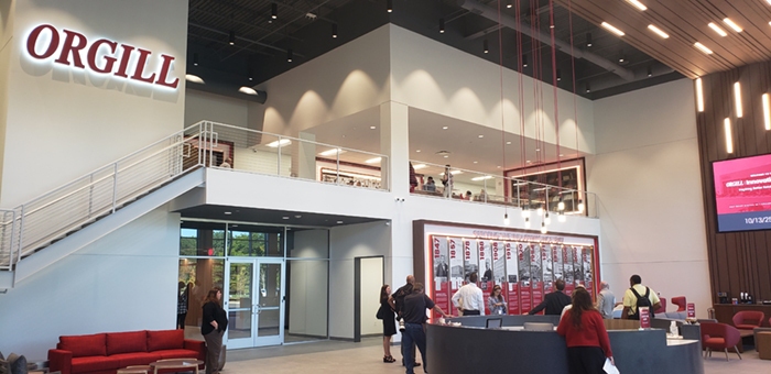 The Innovation Center’s lobby sets the stage for a storytelling experience—guiding visitors through Orgill’s history, current initiatives and vision for the future of independent retail. 
