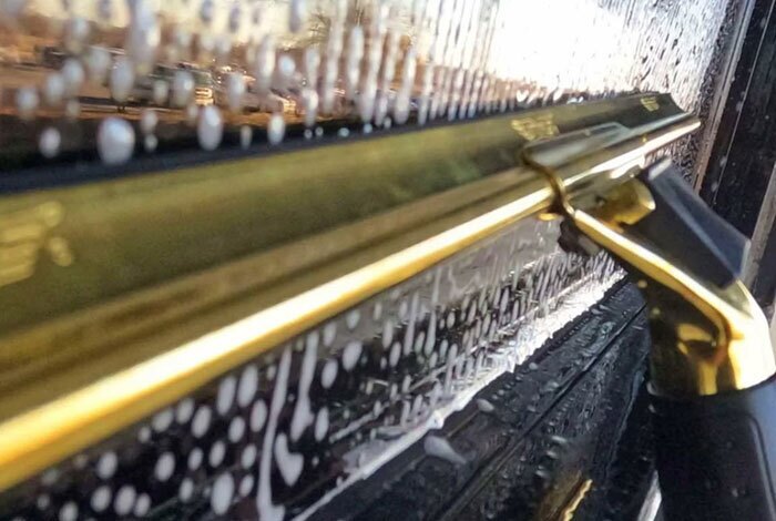 Founded nearly 90 years ago by a professional window cleaner who helped pioneer the modern squeegee, Ettore continues to build tools designed from real-world use and made to perform the same over time. 