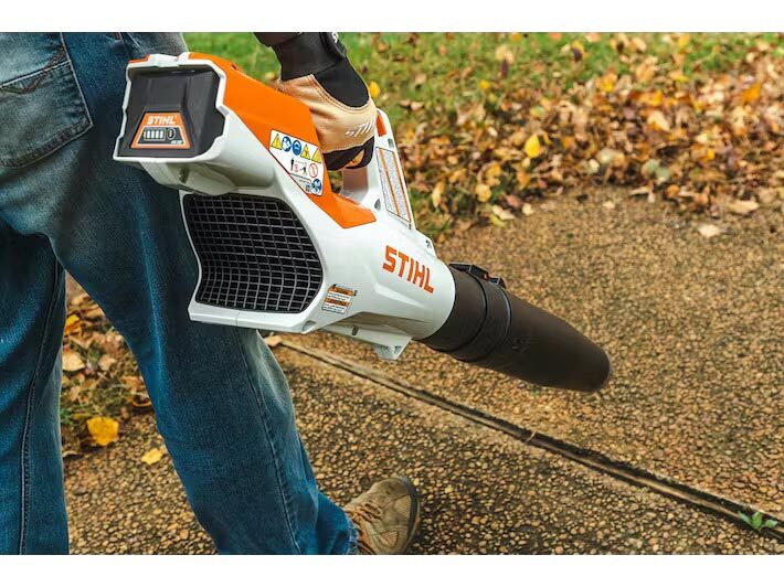 STIHL BGA 60 BATTERY-POWERED LEAF BLOWER