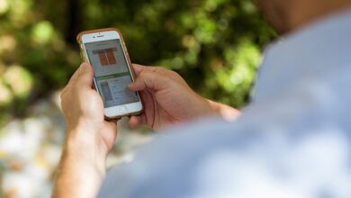 AO Smith app in use A.O. Smith iCOMM™ App